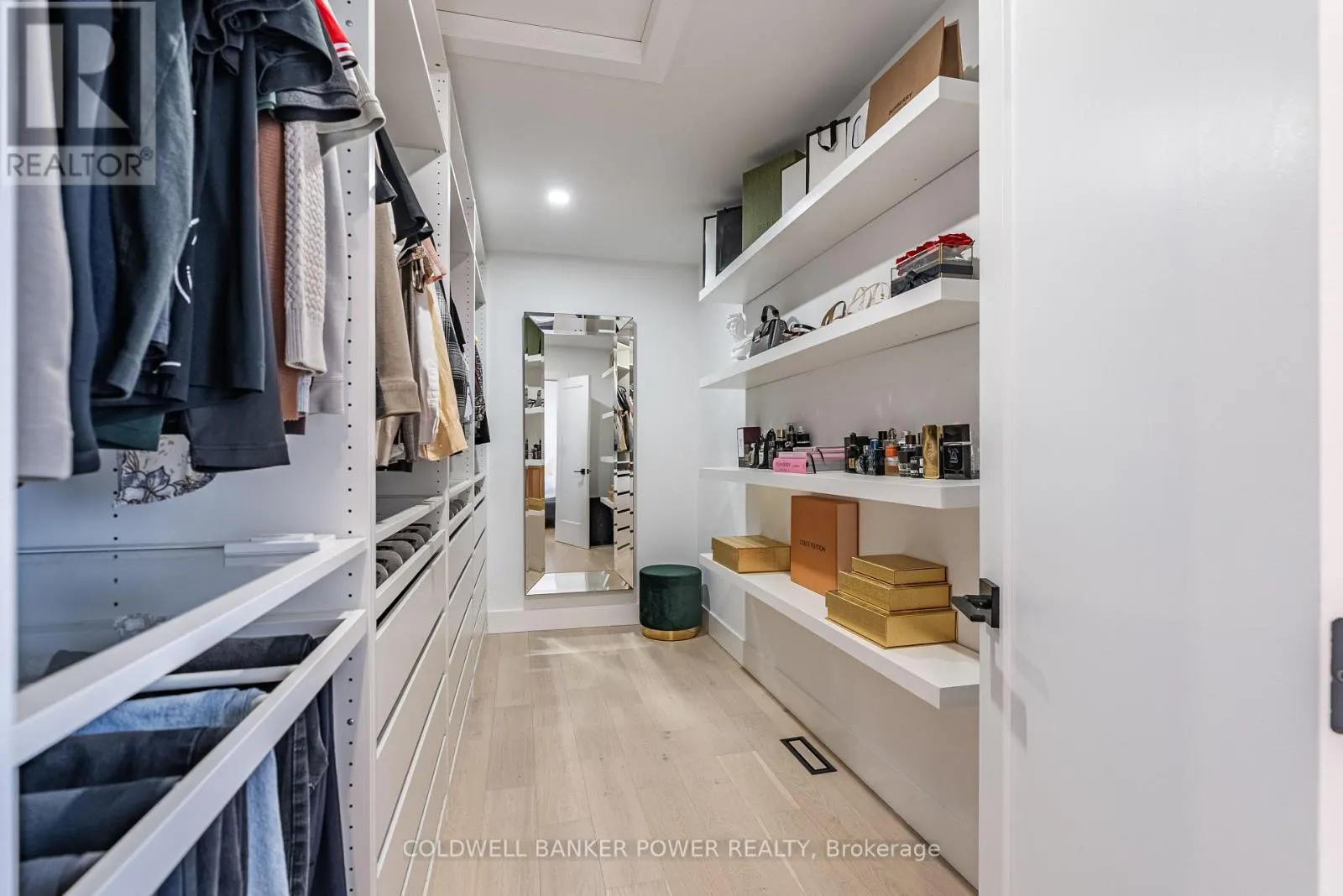 3513 GRAND OAK CROSS