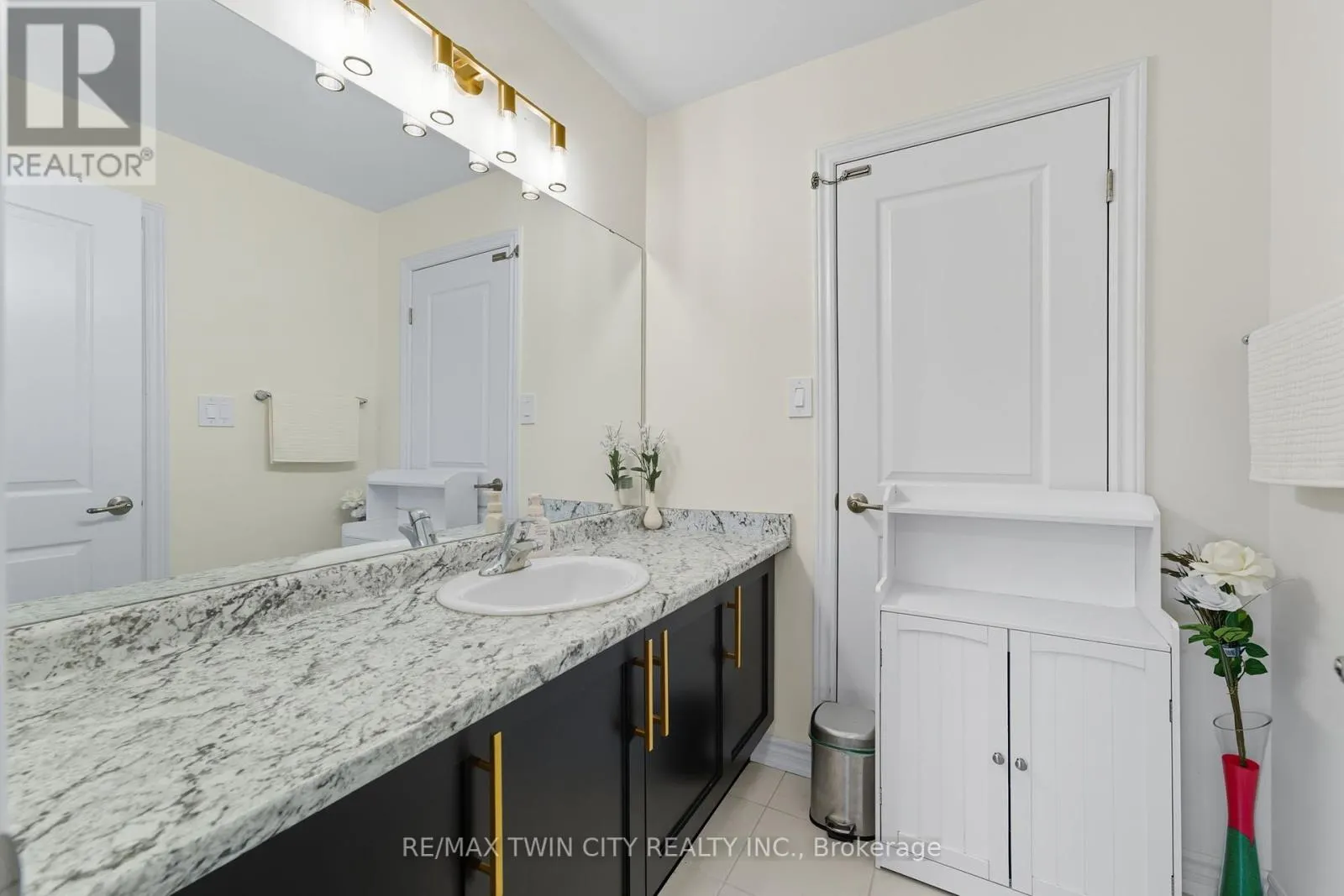23 WHITTON DRIVE