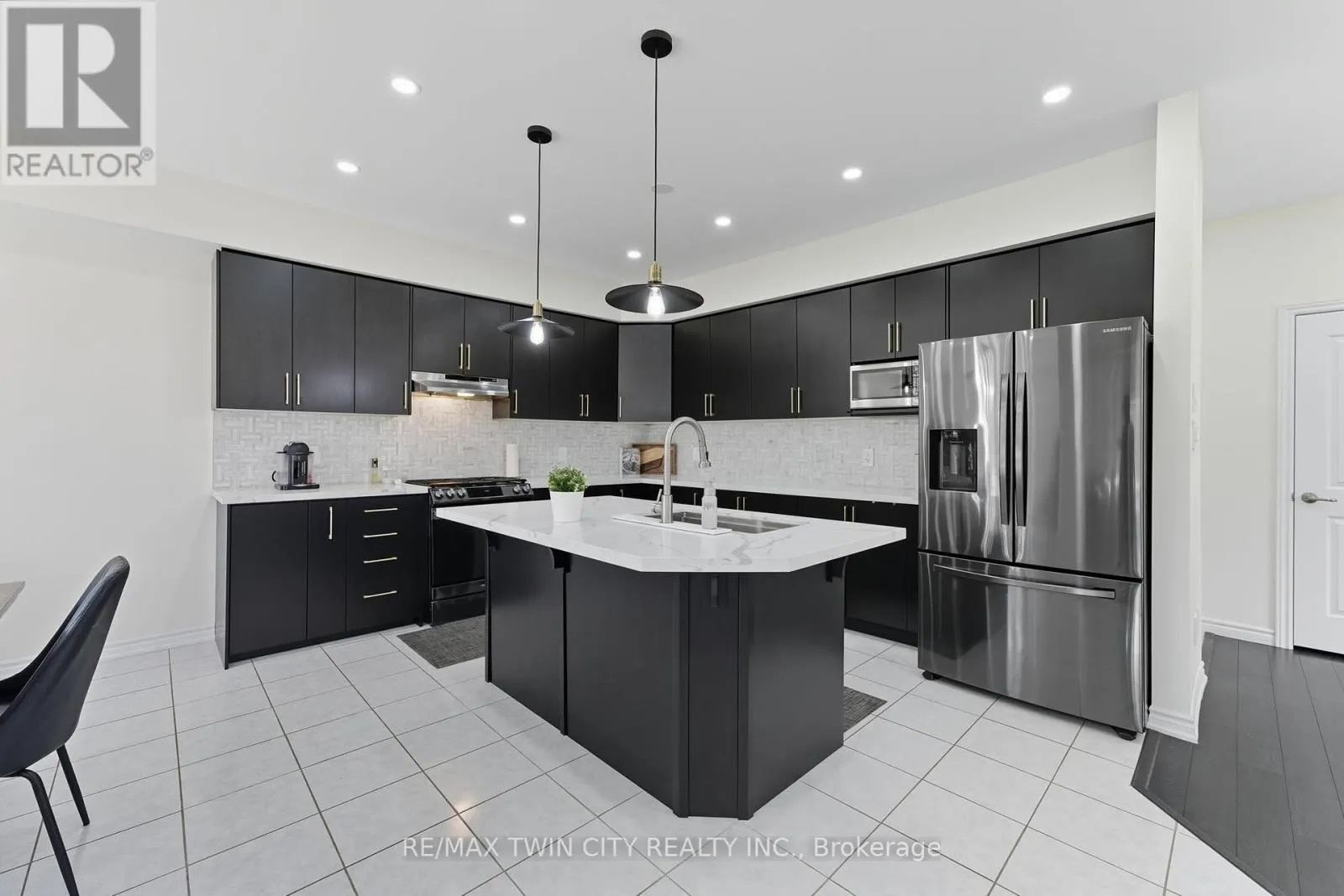 23 WHITTON DRIVE