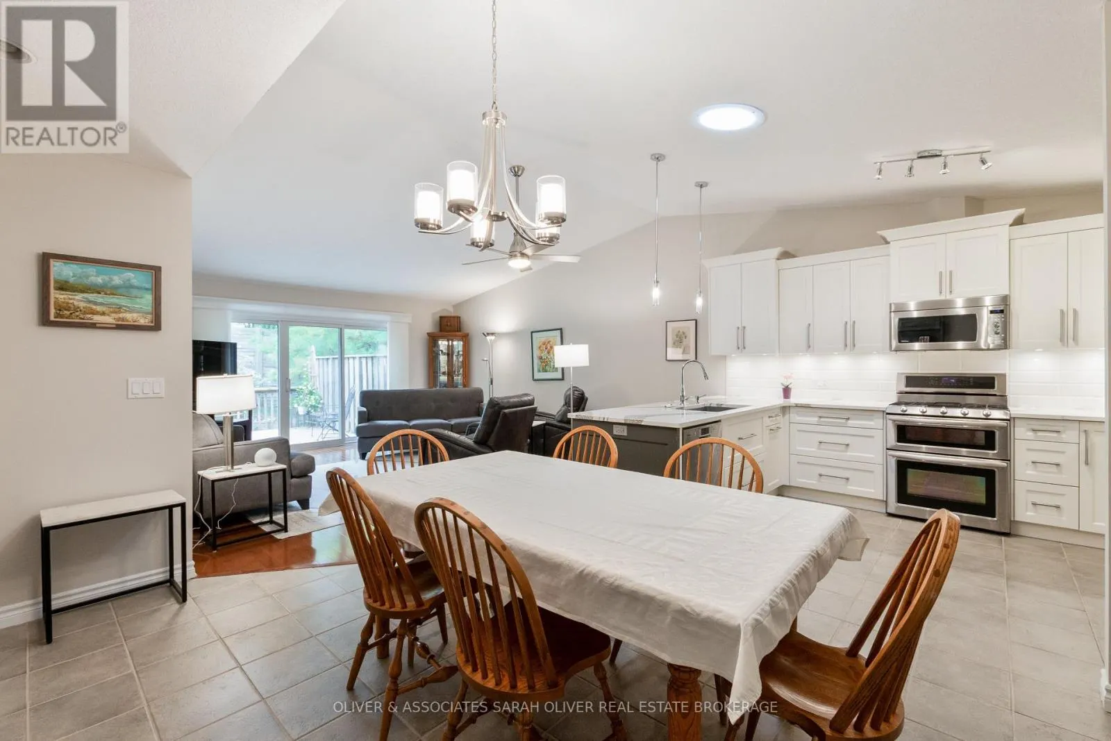 35 - 1241 BEAVERBROOK AVENUE, #35