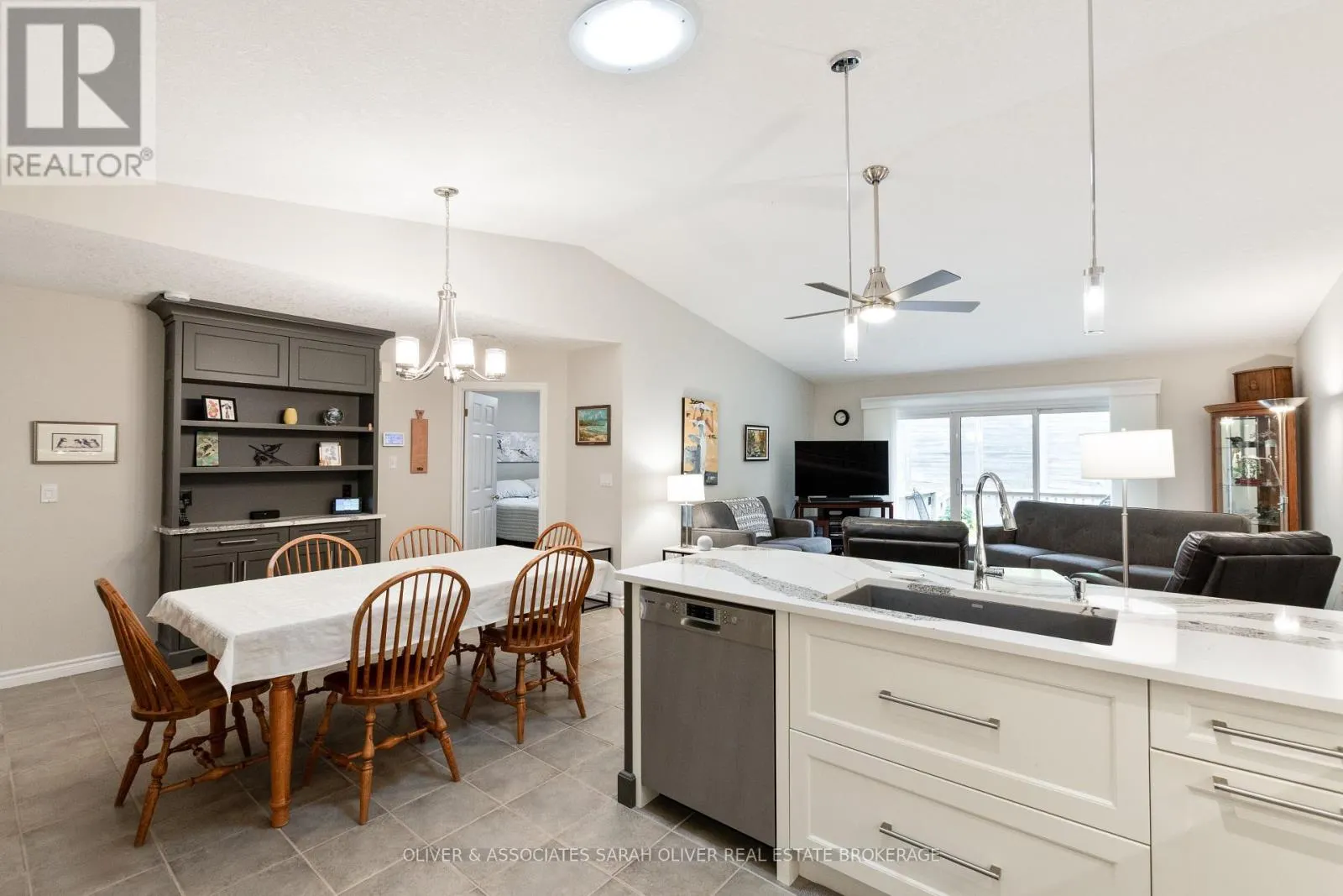 35 - 1241 BEAVERBROOK AVENUE, #35