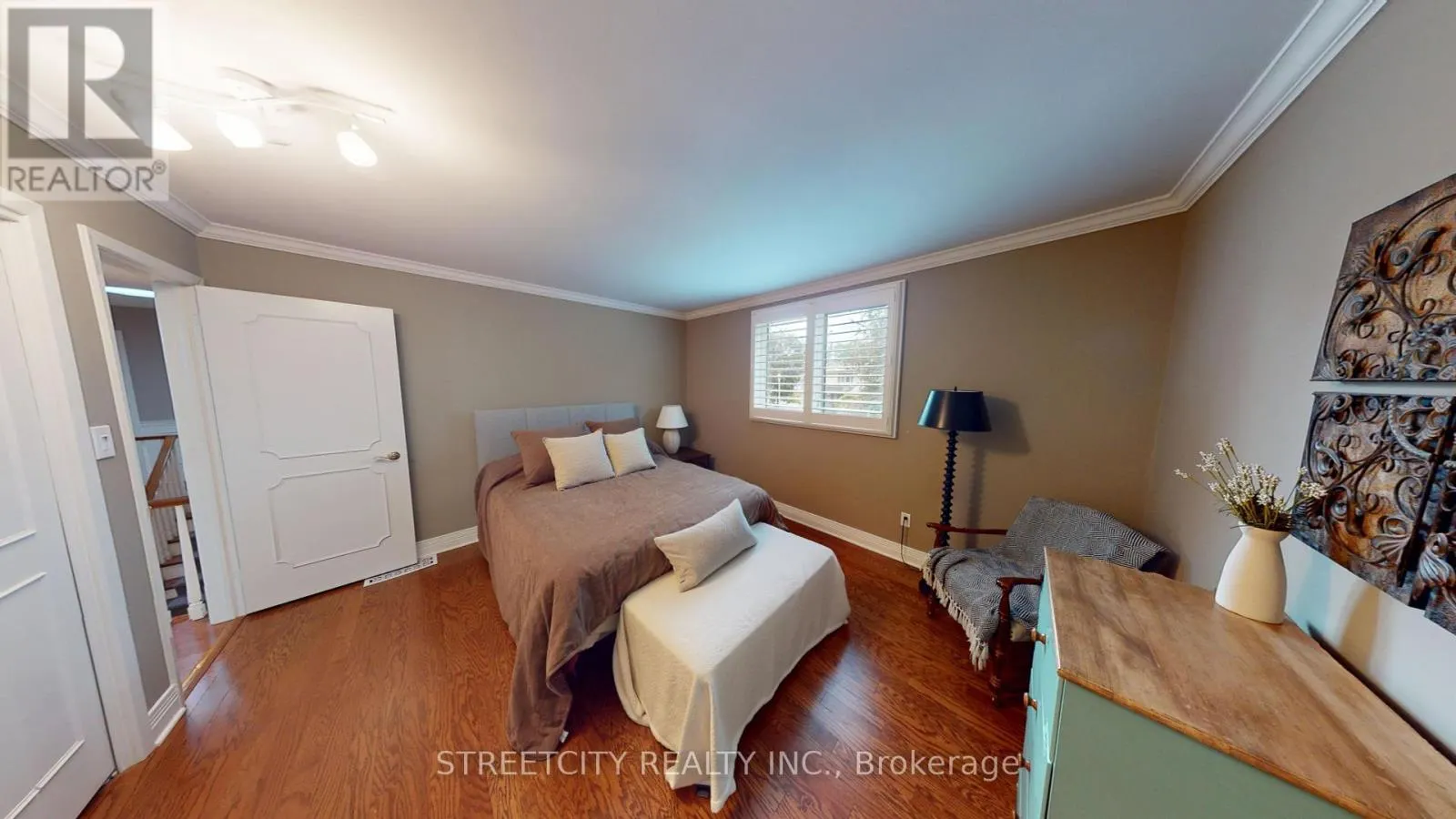 138 GUILDFORD CRESCENT