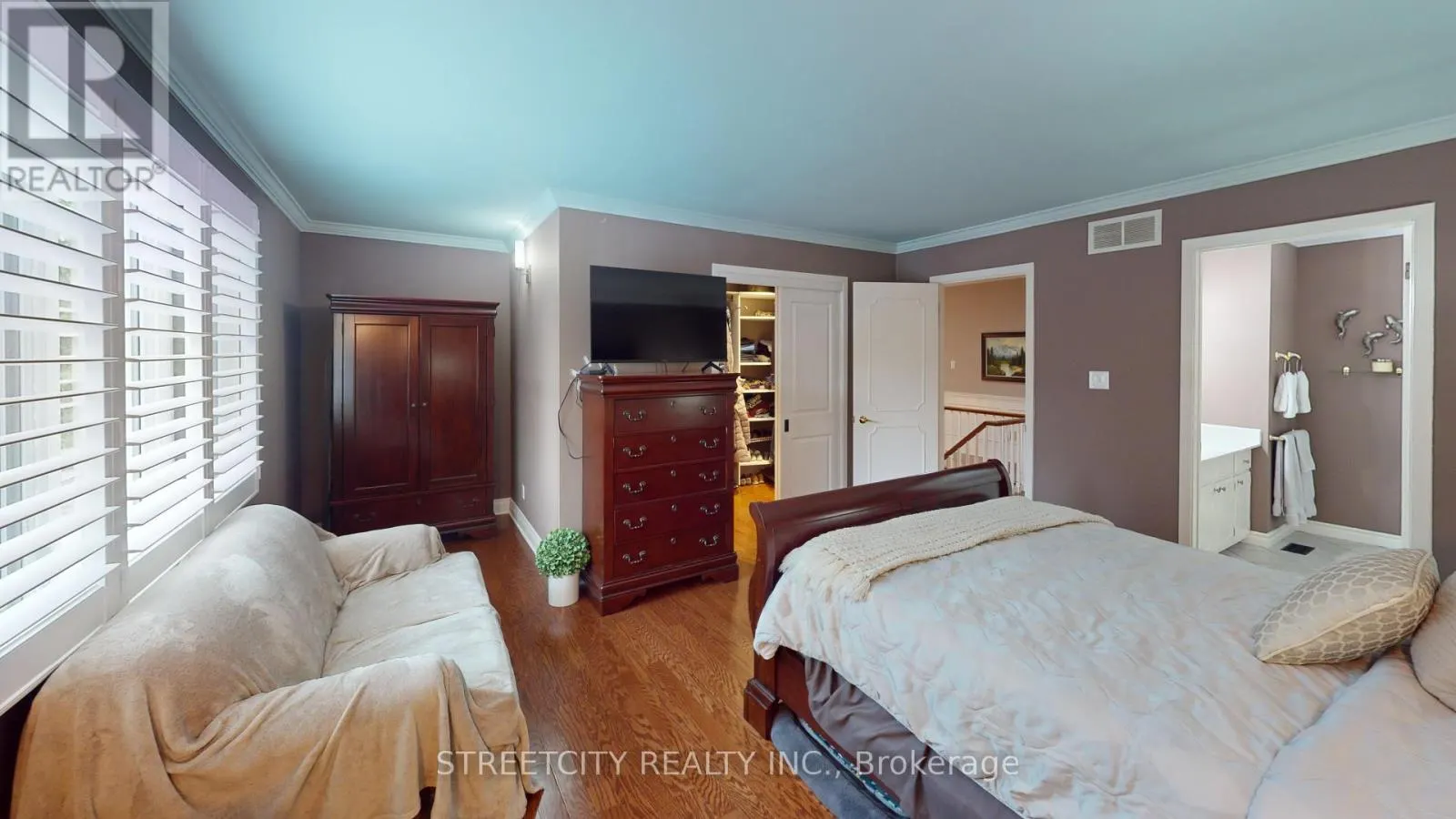 138 GUILDFORD CRESCENT