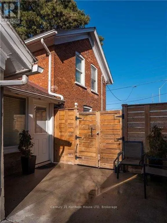 193 VINE STREET
