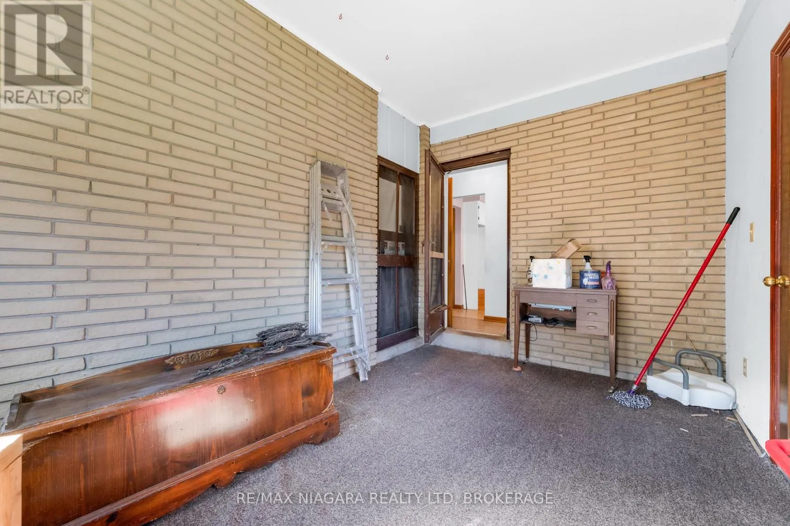 21 DONLEA DRIVE