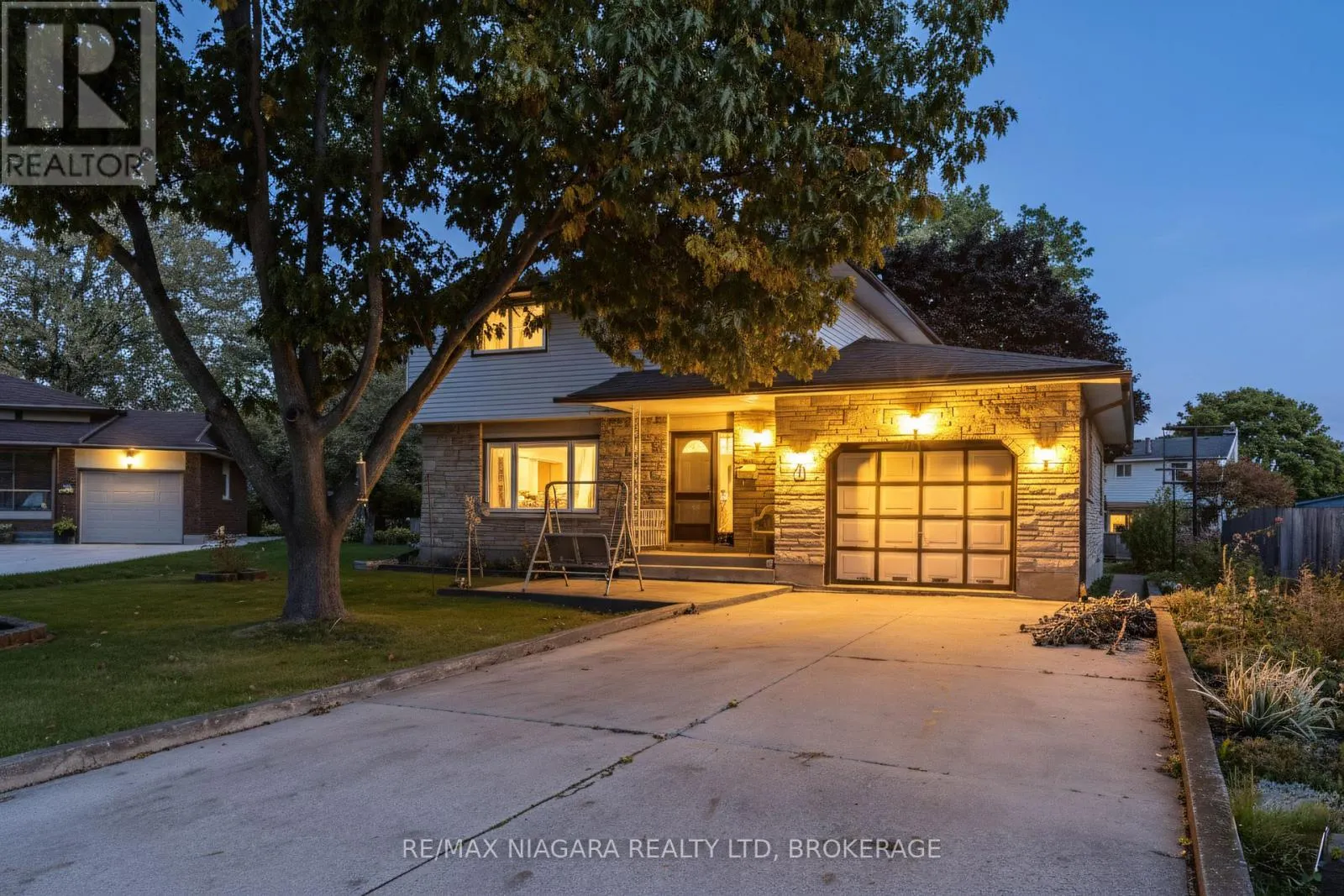 21 DONLEA DRIVE