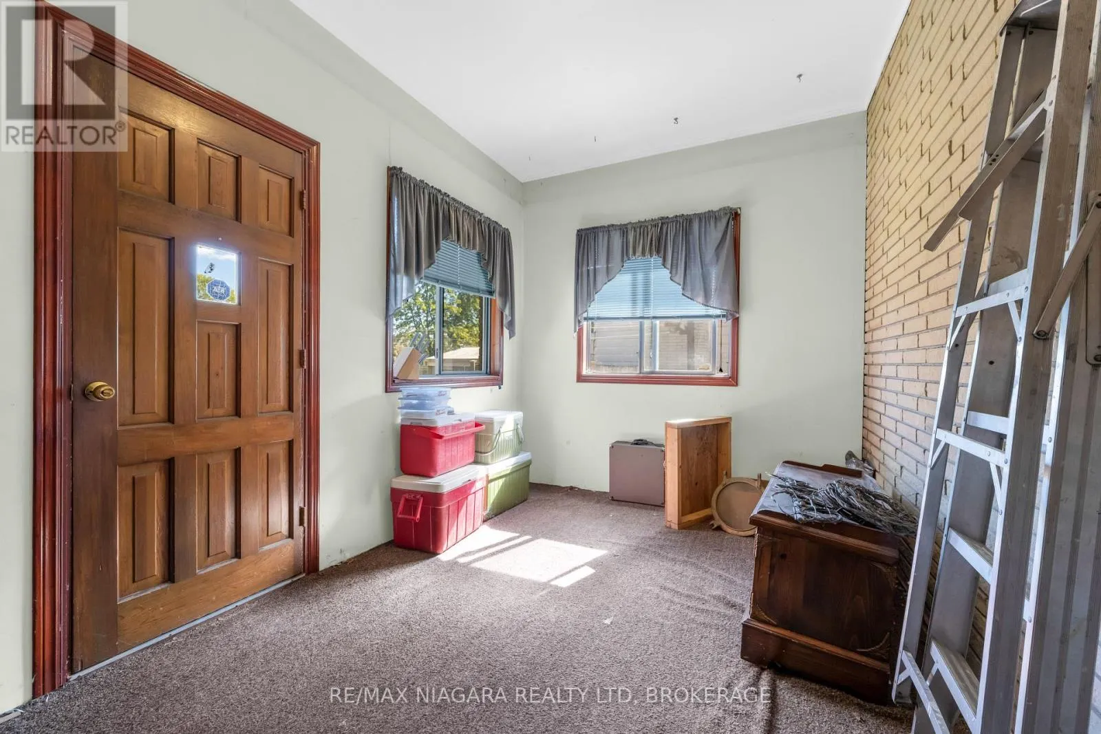 21 DONLEA DRIVE