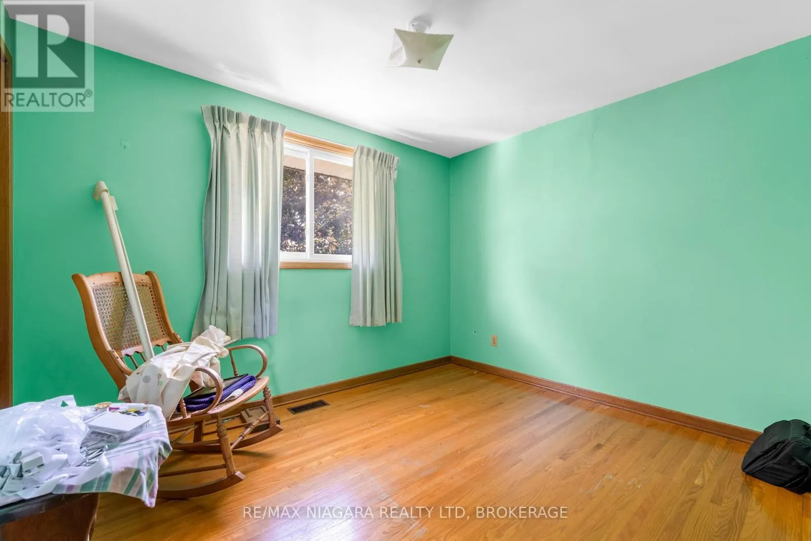 21 DONLEA DRIVE