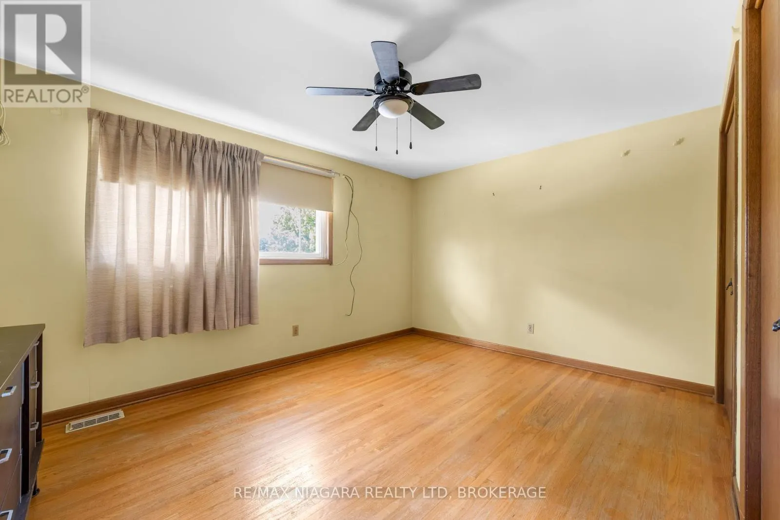 21 DONLEA DRIVE