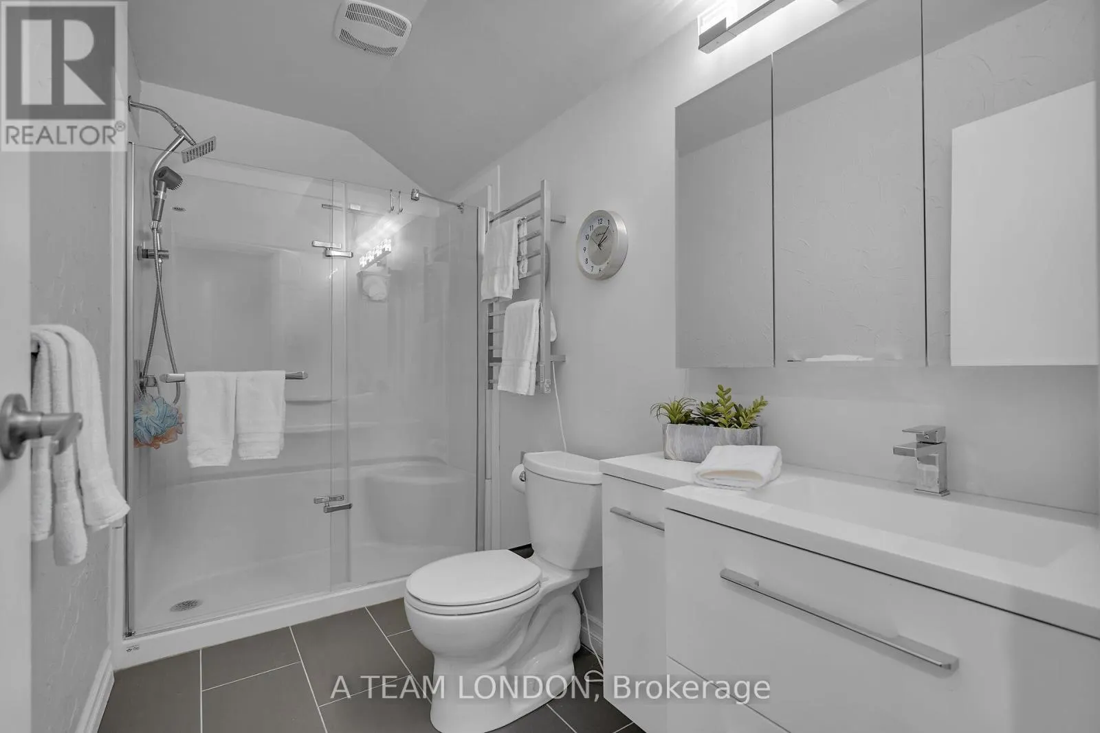 82 - 120 CENTRE STREET, #82