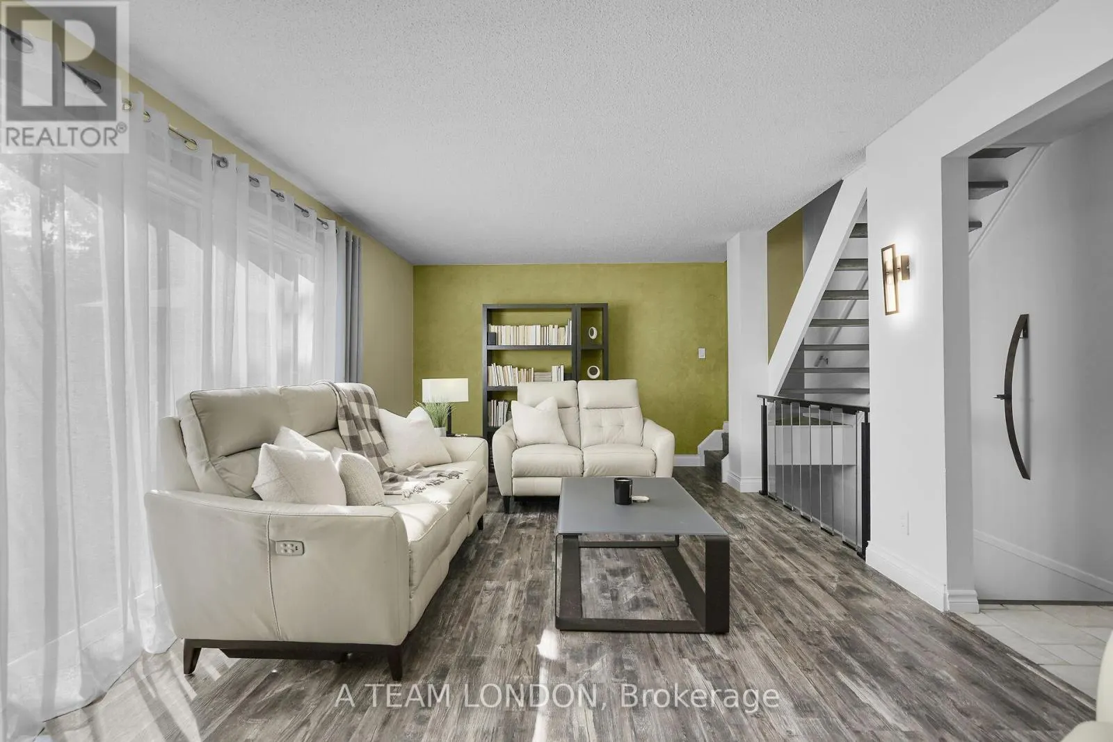 82 - 120 CENTRE STREET, #82