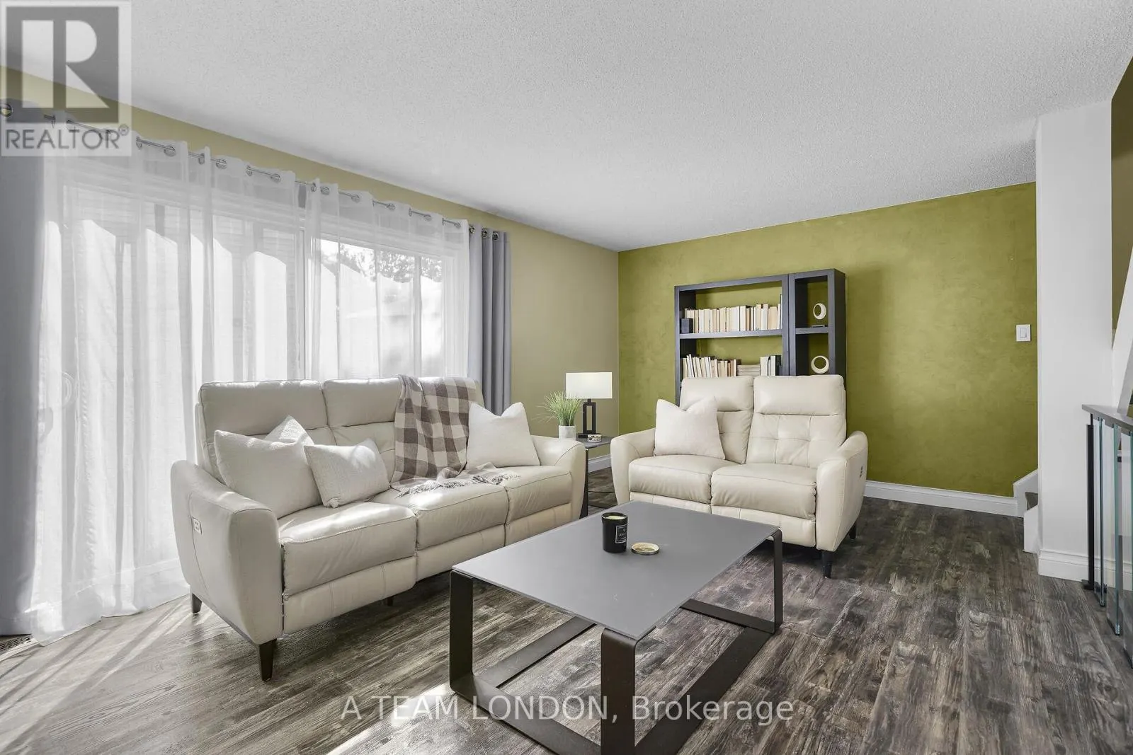 82 - 120 CENTRE STREET, #82