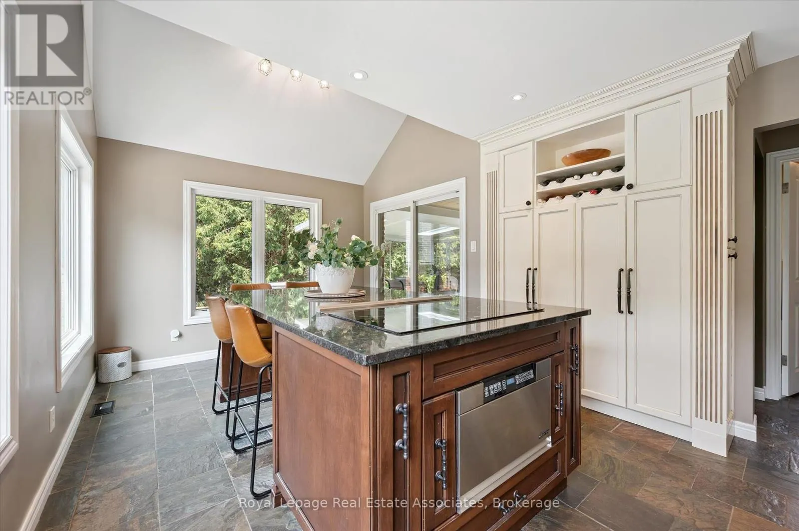 23 BROCK ROAD N
