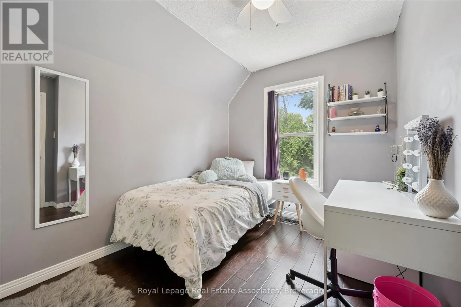 23 BROCK ROAD N