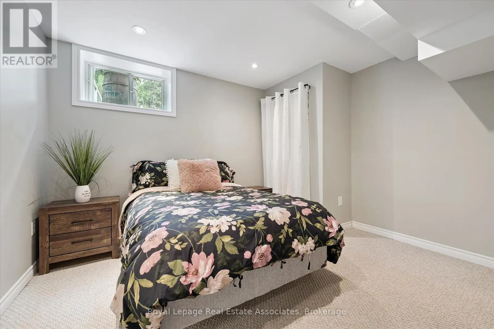 23 BROCK ROAD N