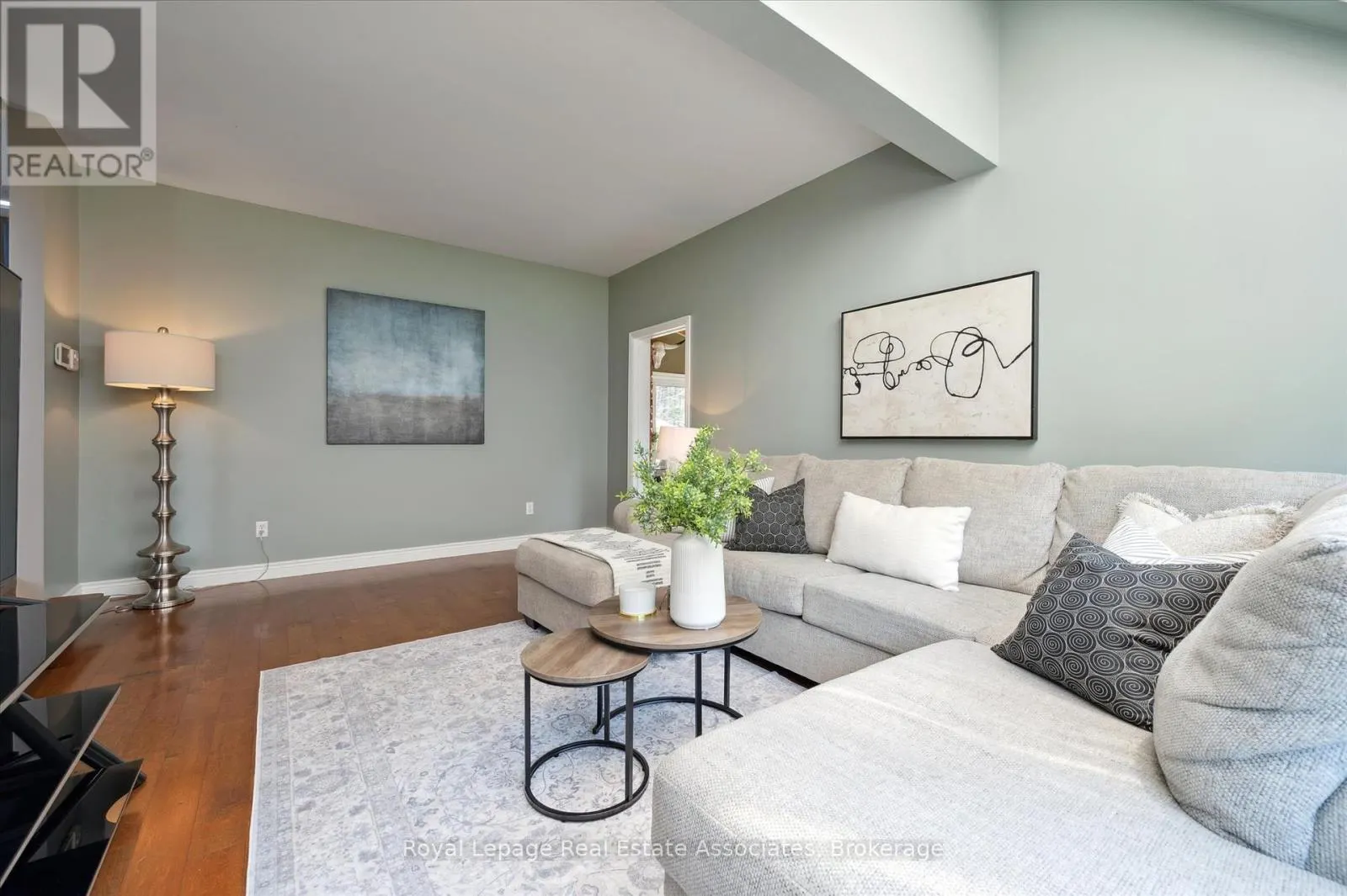23 BROCK ROAD N