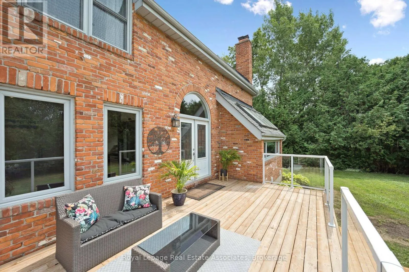 23 BROCK ROAD N