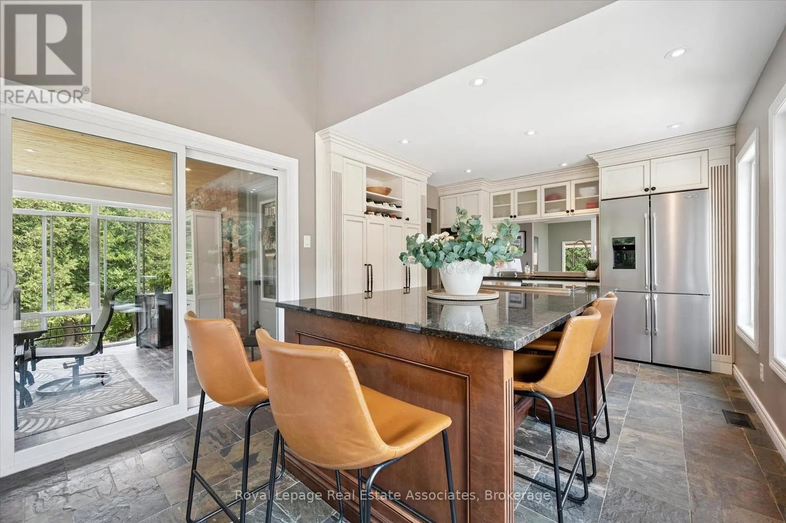 23 BROCK ROAD N