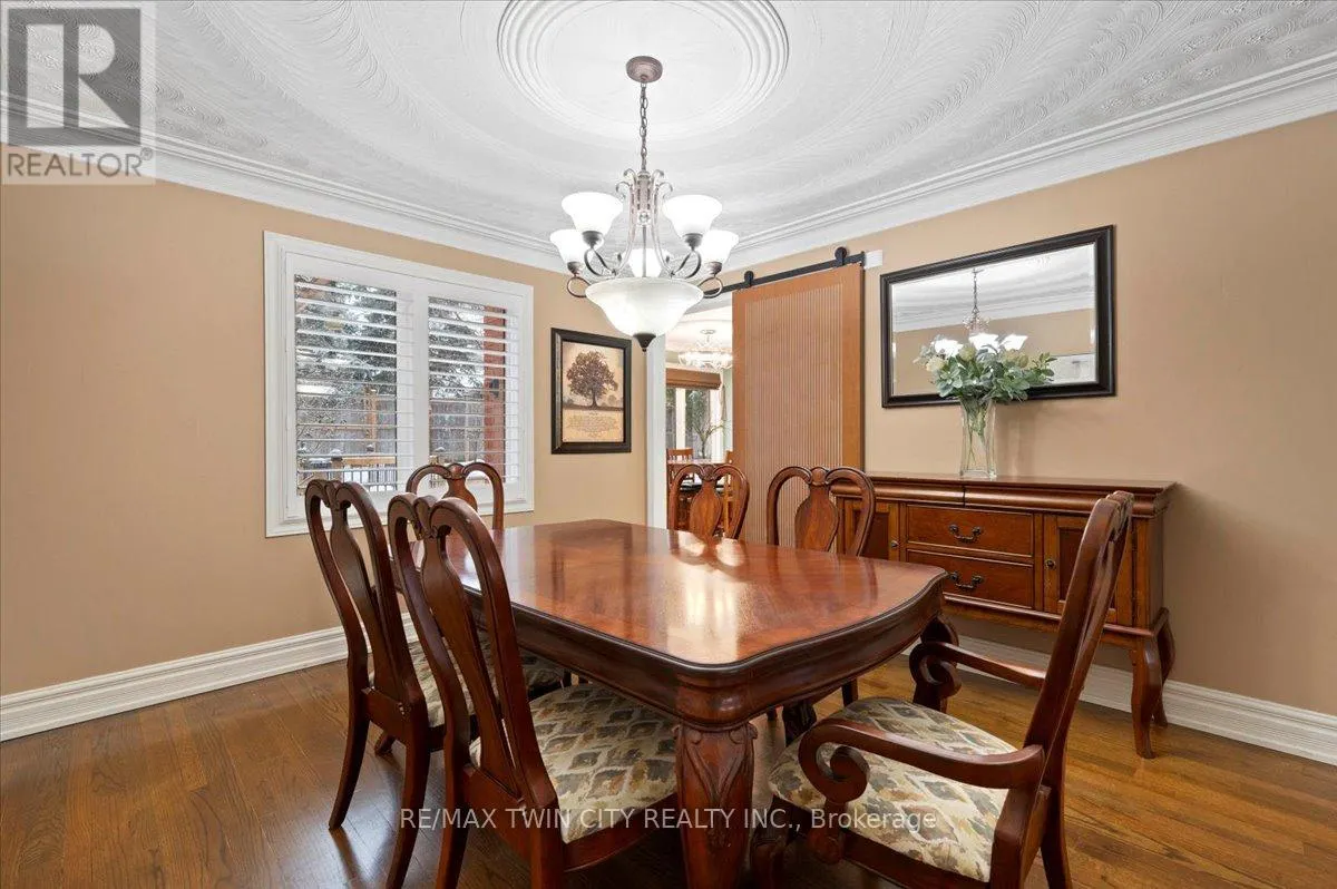 7 CHANDOS DRIVE