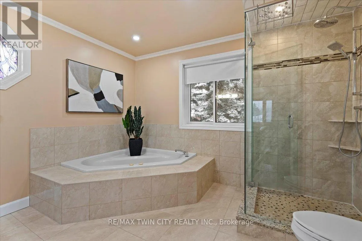 7 CHANDOS DRIVE