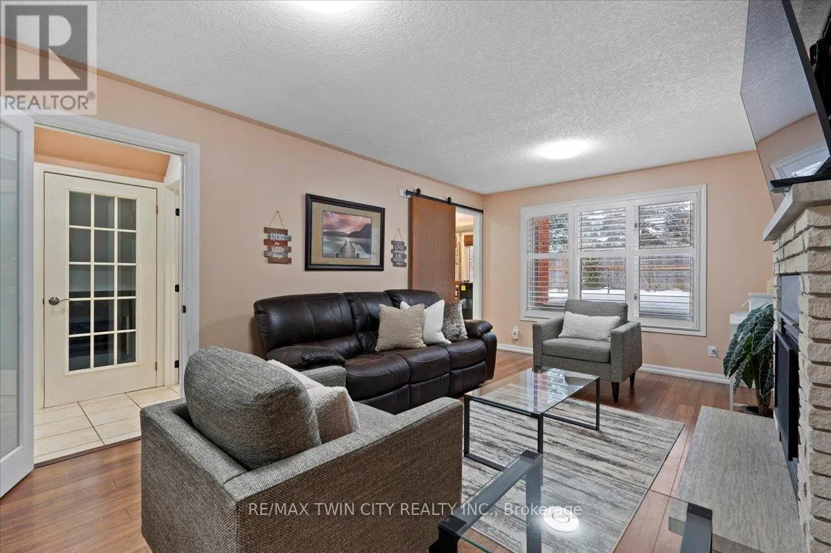 7 CHANDOS DRIVE