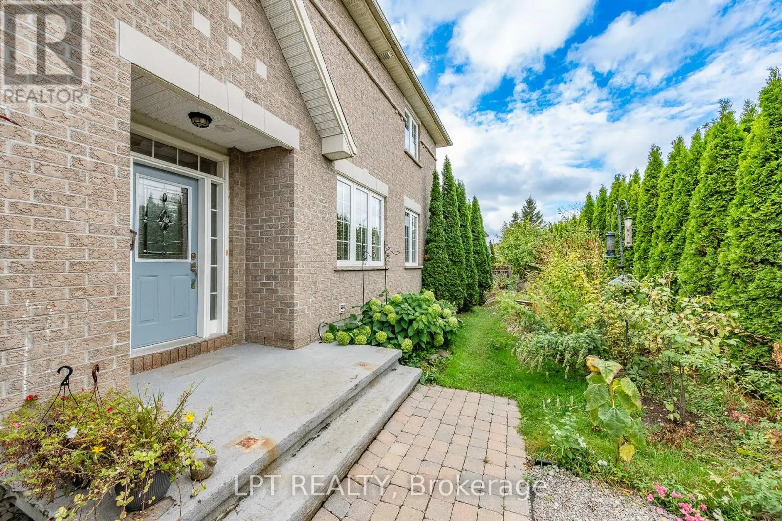 805 SCHOONER CRESCENT