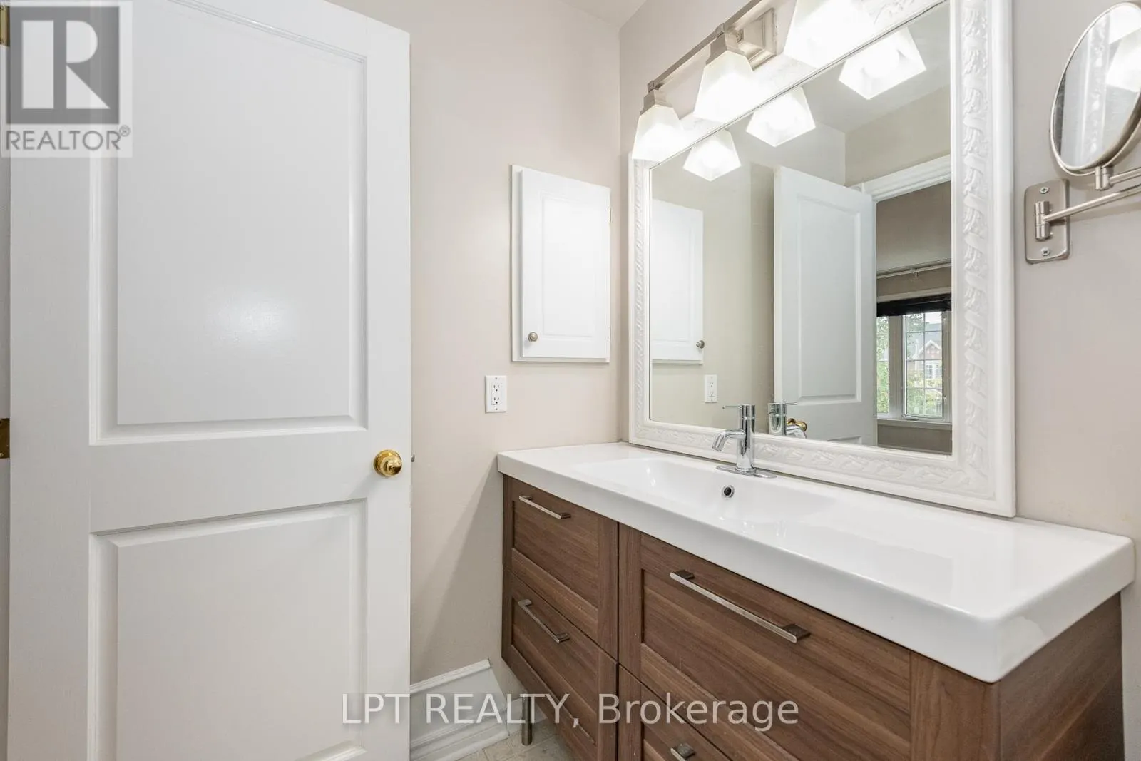 805 SCHOONER CRESCENT