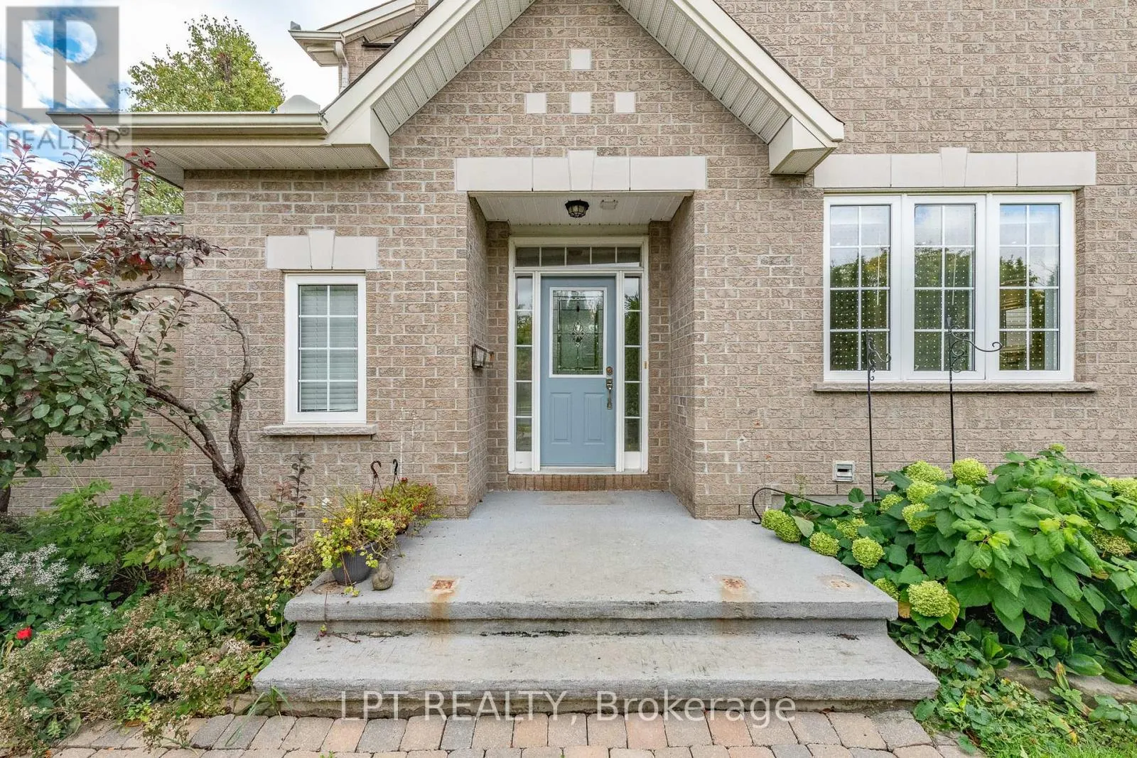 805 SCHOONER CRESCENT