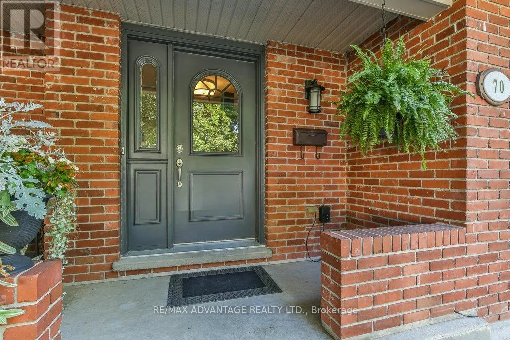 70 FAIRLANE ROAD