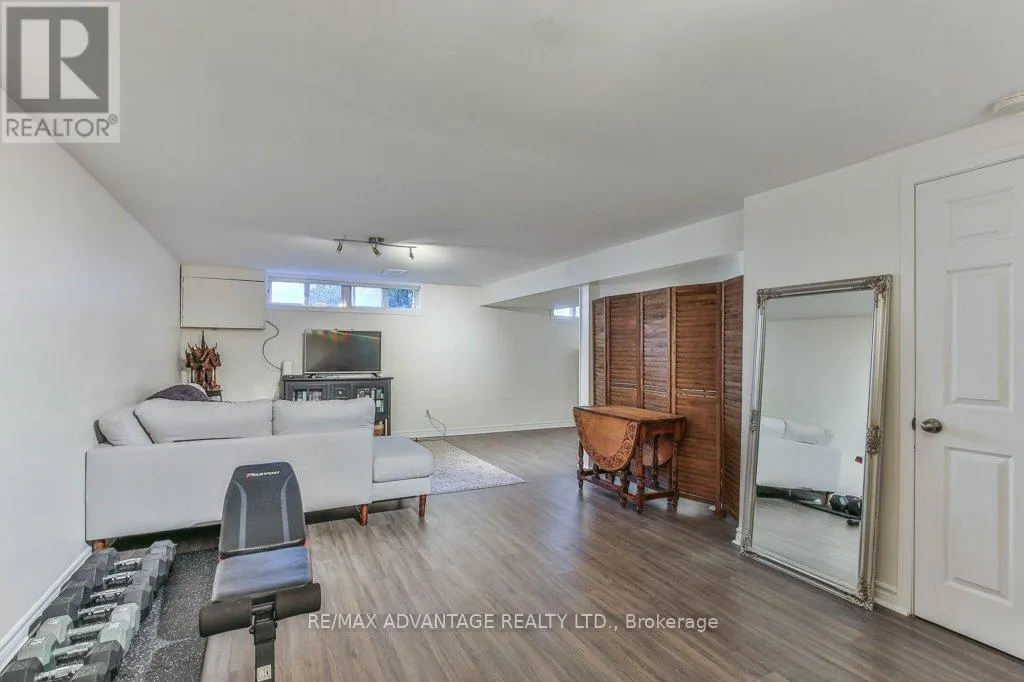 70 FAIRLANE ROAD