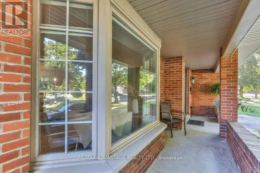 70 FAIRLANE ROAD