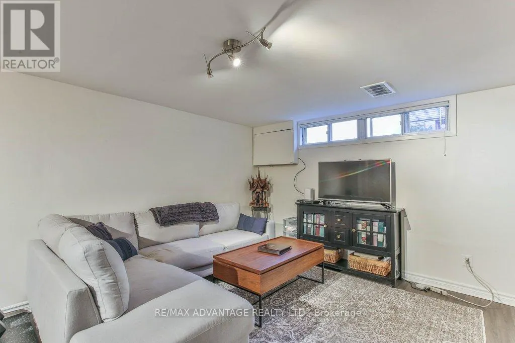 70 FAIRLANE ROAD