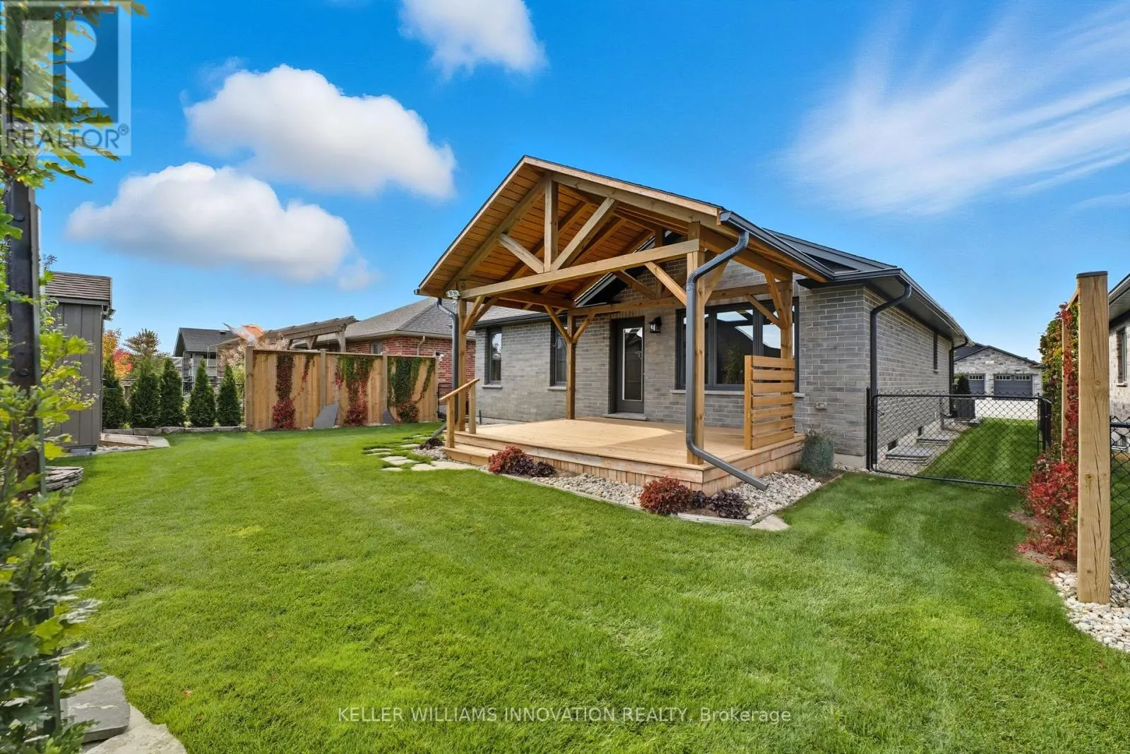 16 FORBES CRESCENT