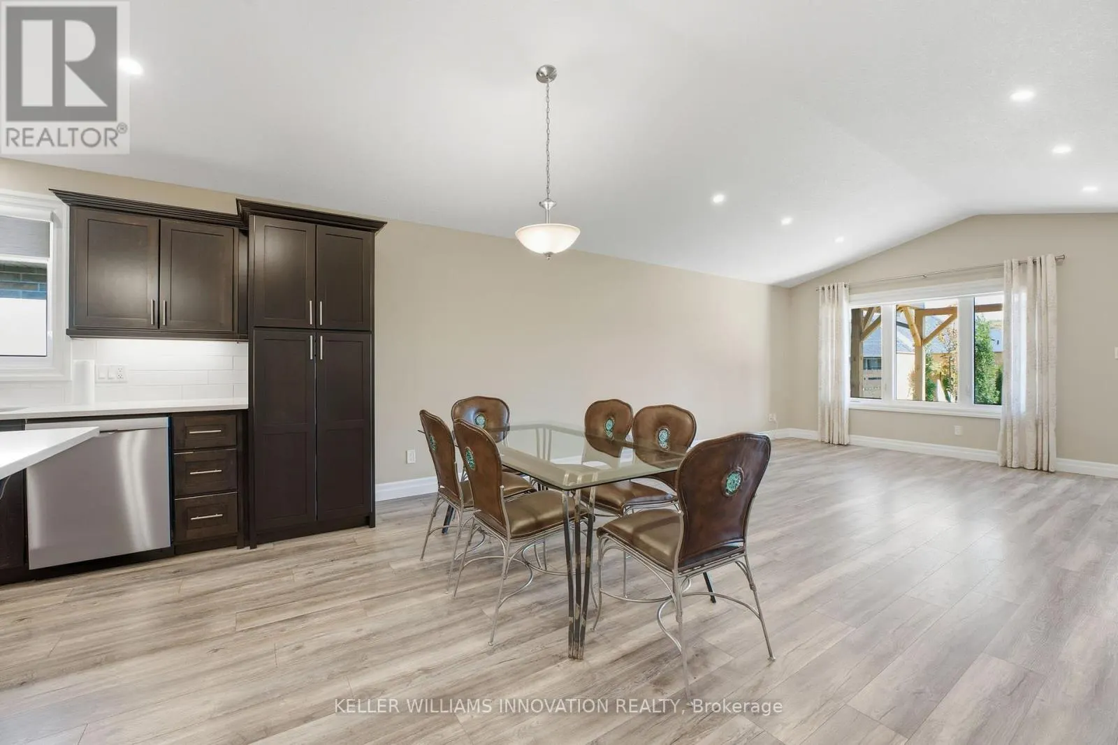 16 FORBES CRESCENT