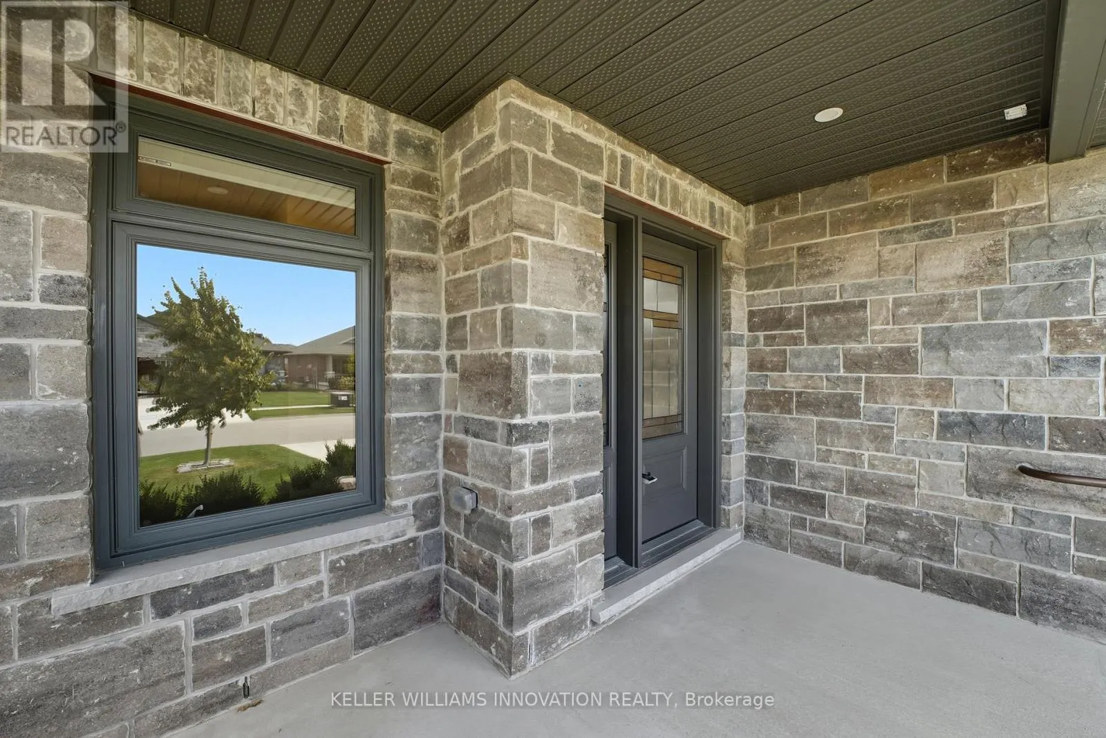 16 FORBES CRESCENT