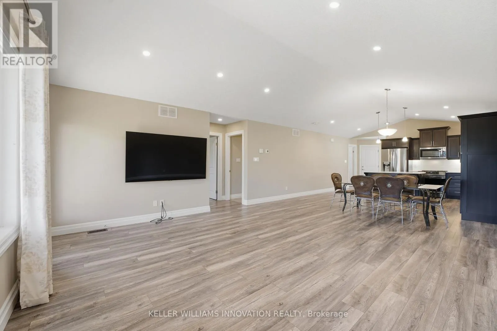 16 FORBES CRESCENT