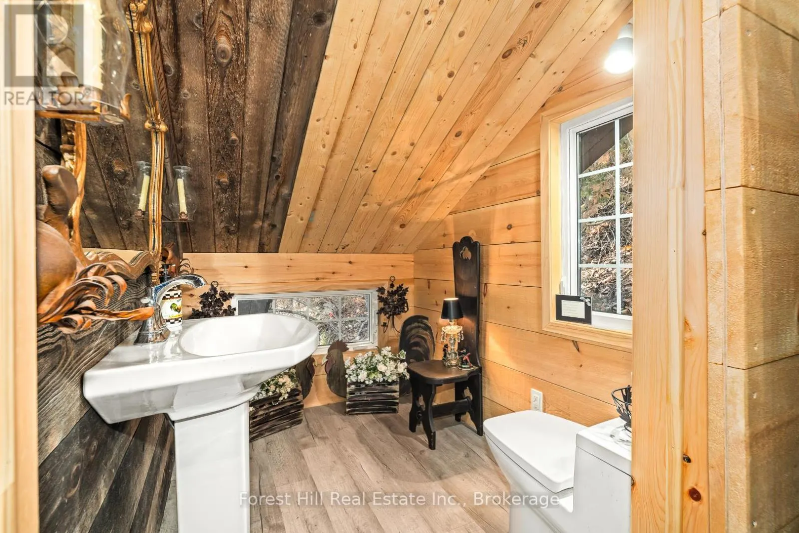 1187 IVY LANE