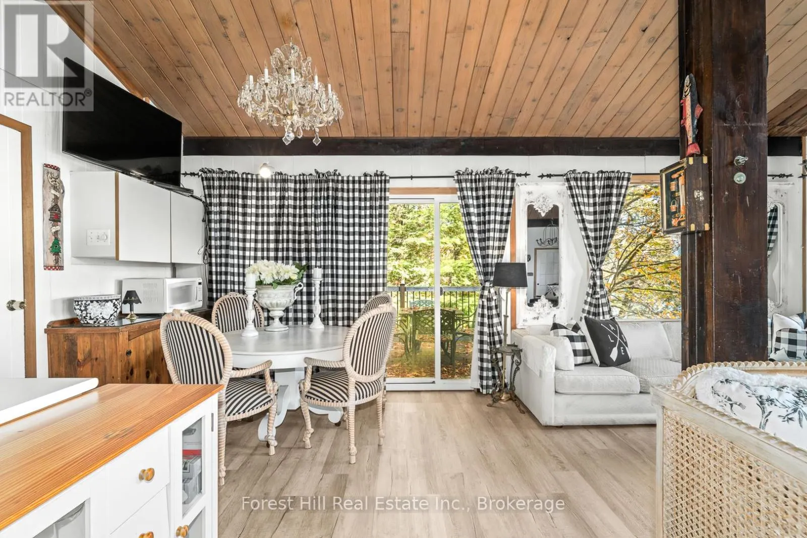1187 IVY LANE