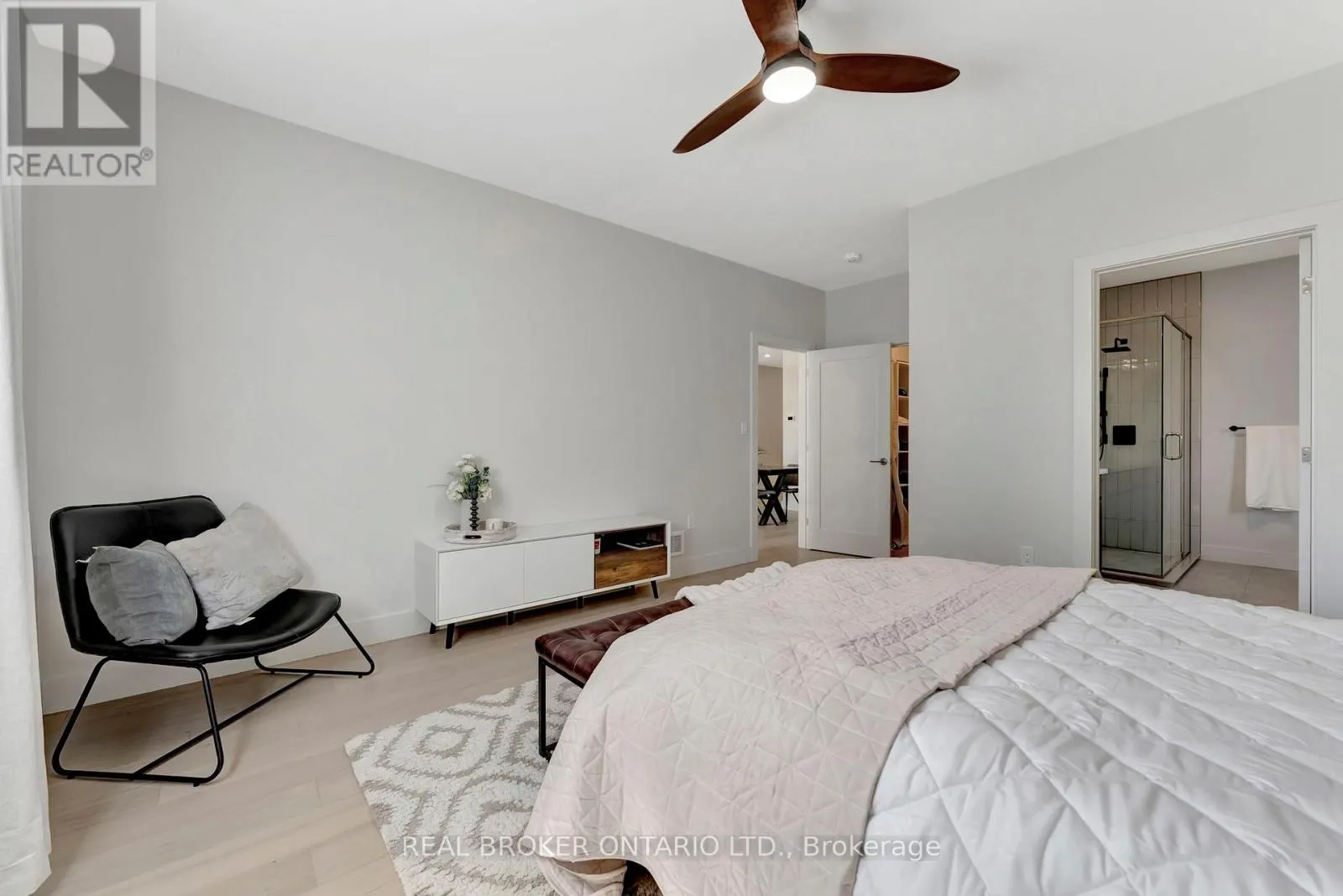 128 LISGAR AVENUE