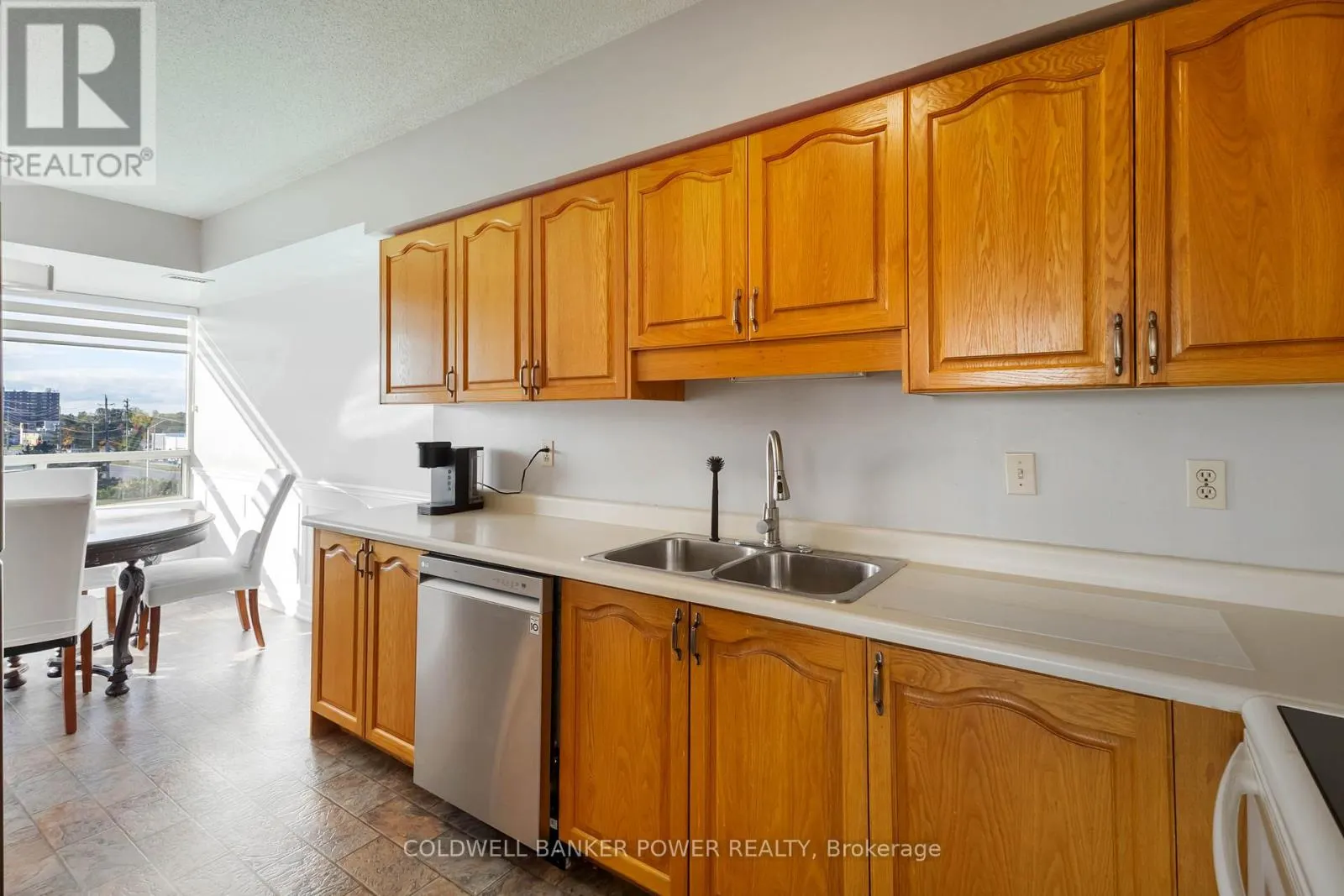 606 - 744 WONDERLAND ROAD S, #606