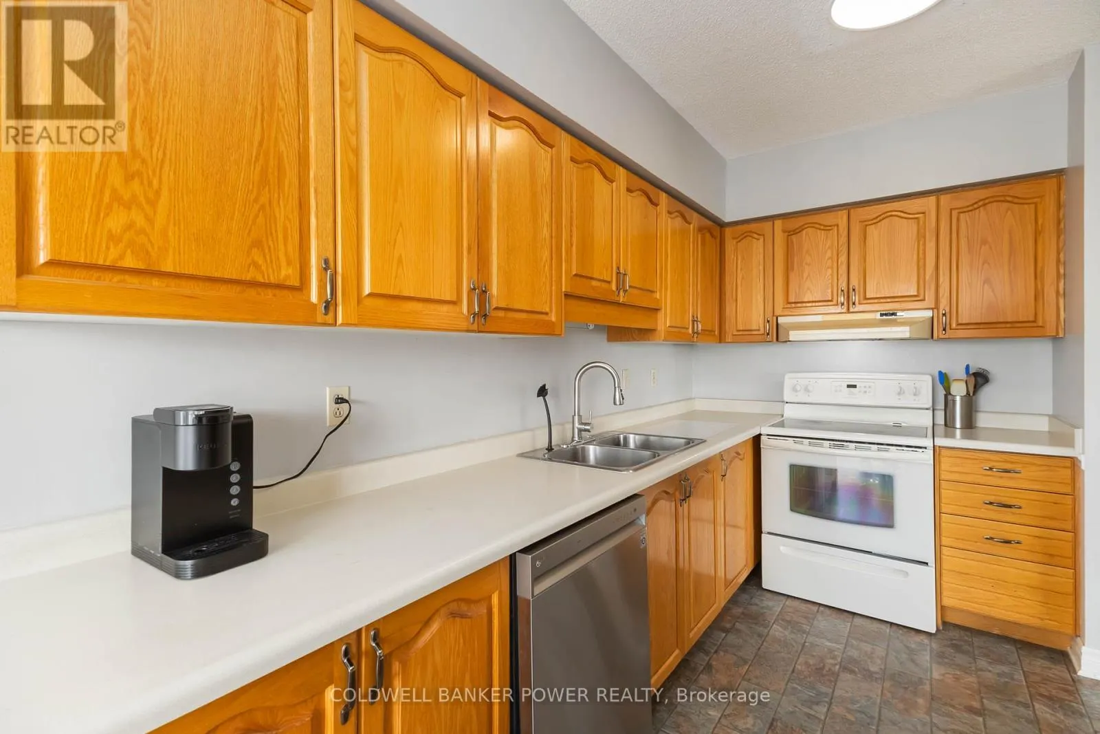606 - 744 WONDERLAND ROAD S, #606