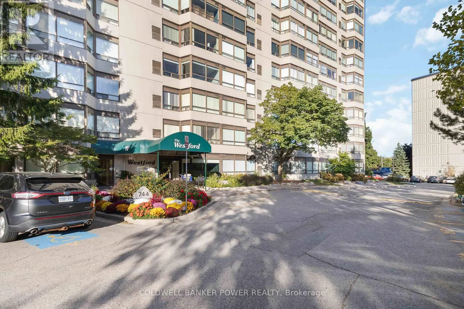 606 - 744 WONDERLAND ROAD S, #606