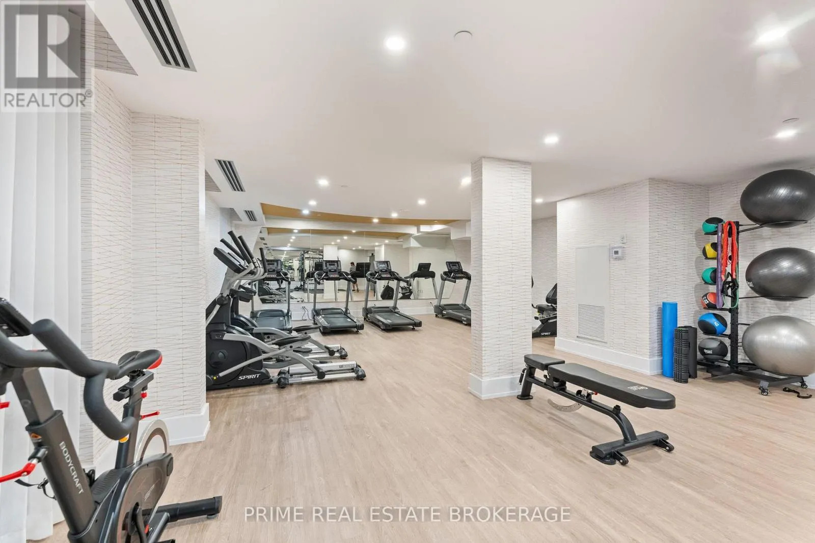 711 - 460 DUNDAS STREET E, #711