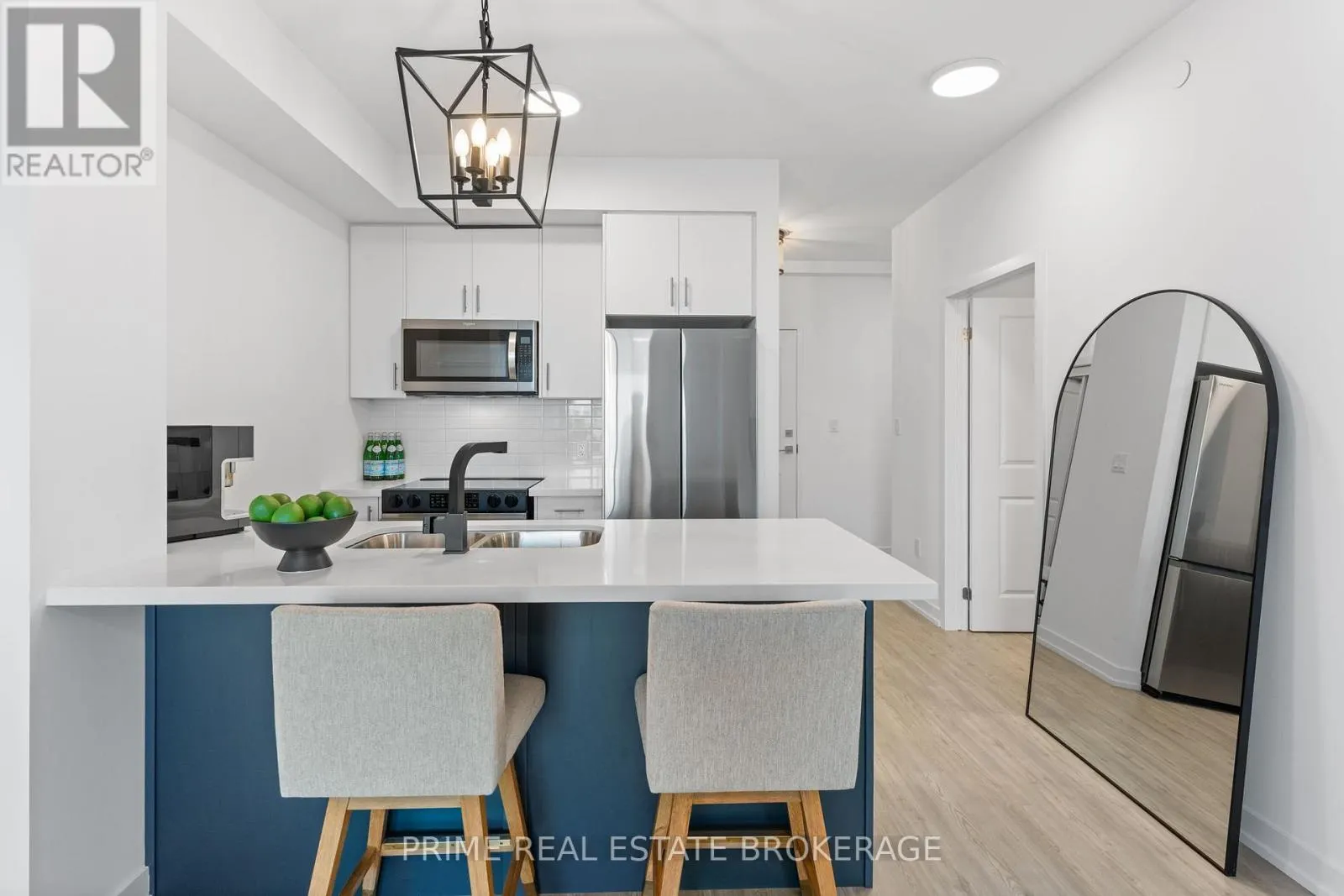 711 - 460 DUNDAS STREET E, #711