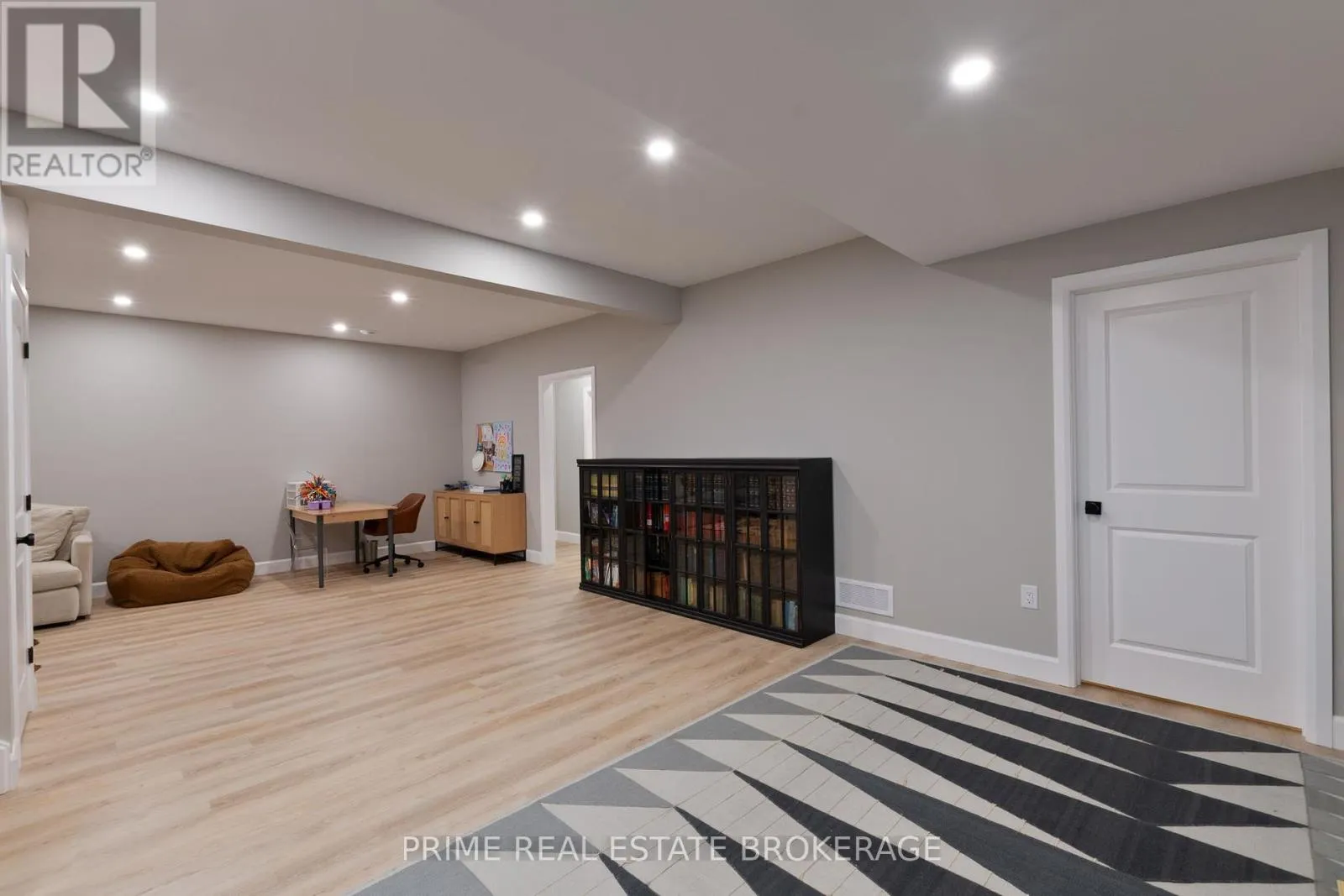 8865 IONA ROAD