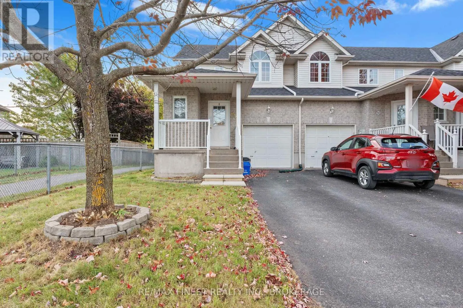 698 MACLEAN COURT