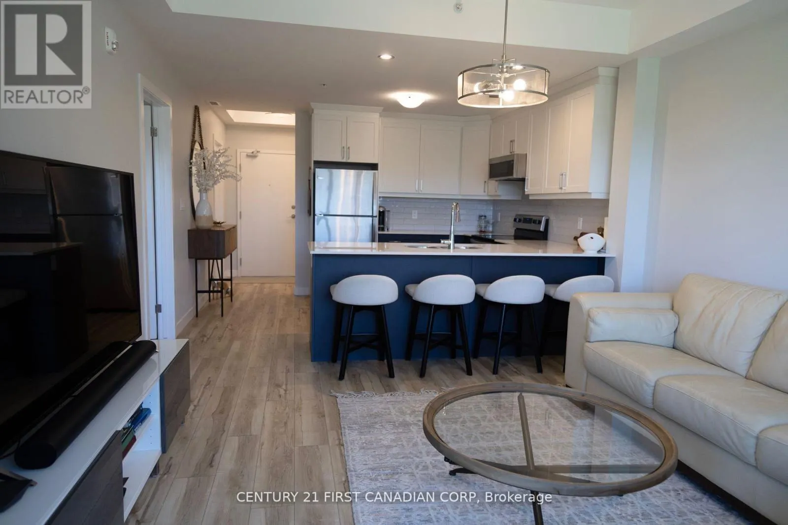 403 - 100 THE PROMENADE, #403