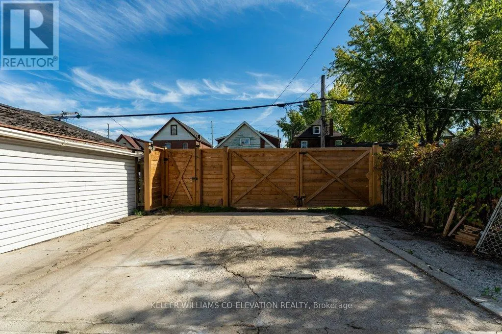 14 MINTO AVENUE