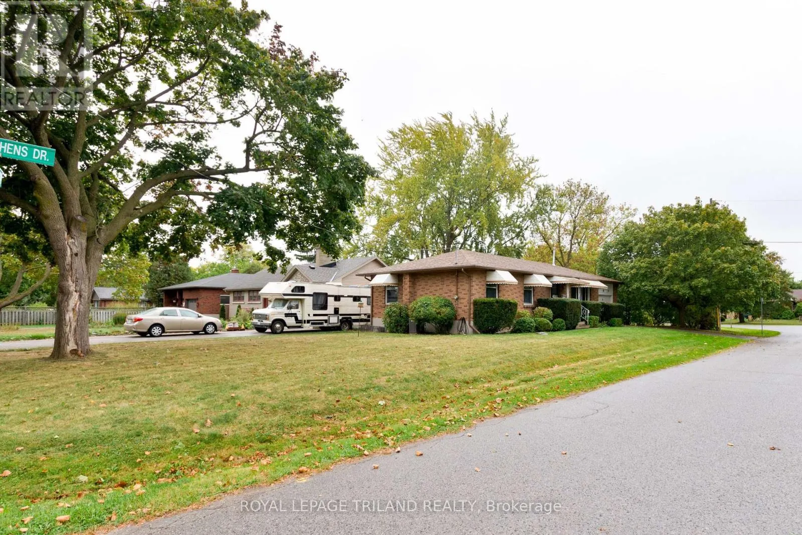 725 ST STEPHENS DRIVE