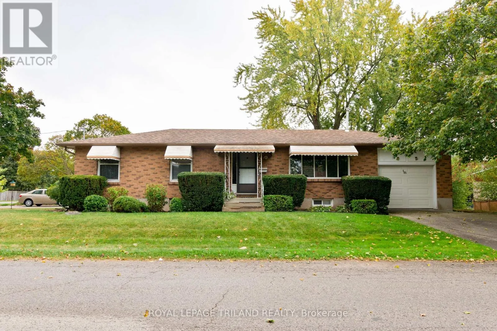 725 ST STEPHENS DRIVE